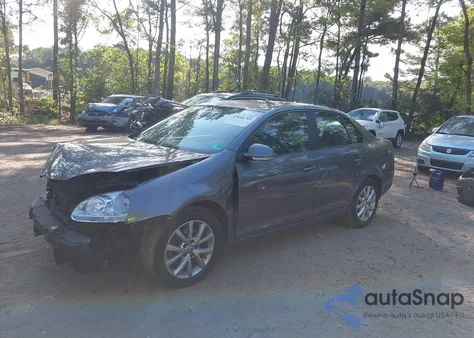 2010 Volkswagen Jetta Limited Edition z USA, uszkodzony, nr VIN 3VWRZ7AJ6AM127375